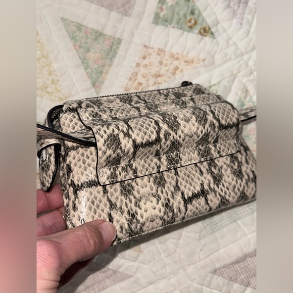 Snakeskin Print Crossbody Wallet Bag Neutral Vegan Leather - Picture 8 of 11